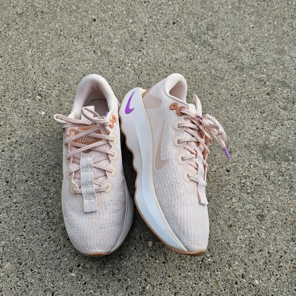 Nike Motiva - Picture 6 of 17